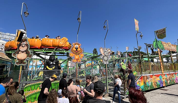 die Familien-Achterbahn "Crazy Jungle" von Tanja Luxem aus Euskirchen mit dem sprechenden Löwen Leo (@Foto: Martin Schmitz)